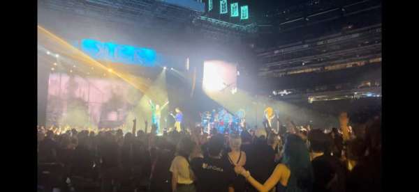 MetLife Stadium, section: Floor 4, row: 22, seat: 1