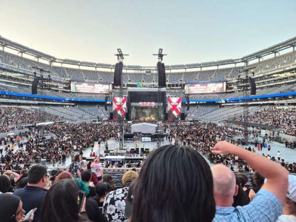 MetLife Stadium, section: 126, row: 25, seat: 11