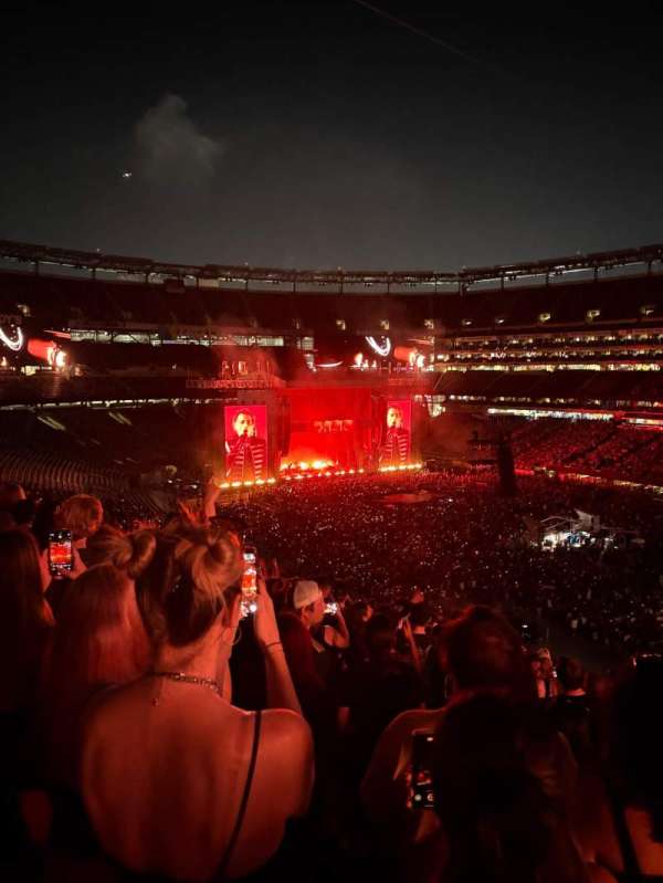 MetLife Stadium, section: 233, row: 12, seat: 4