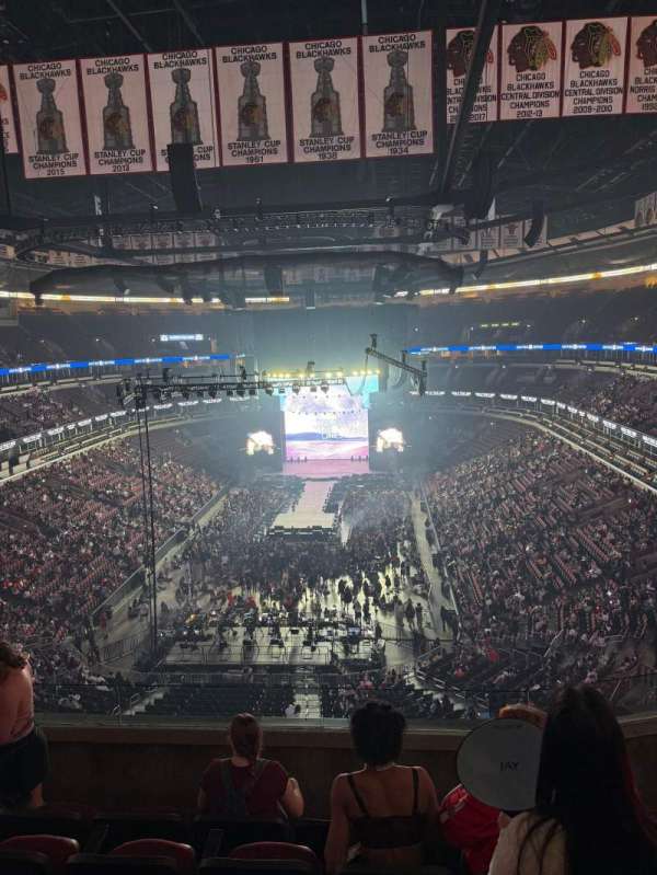 United Center, section: 308, row: 5, seat: 9