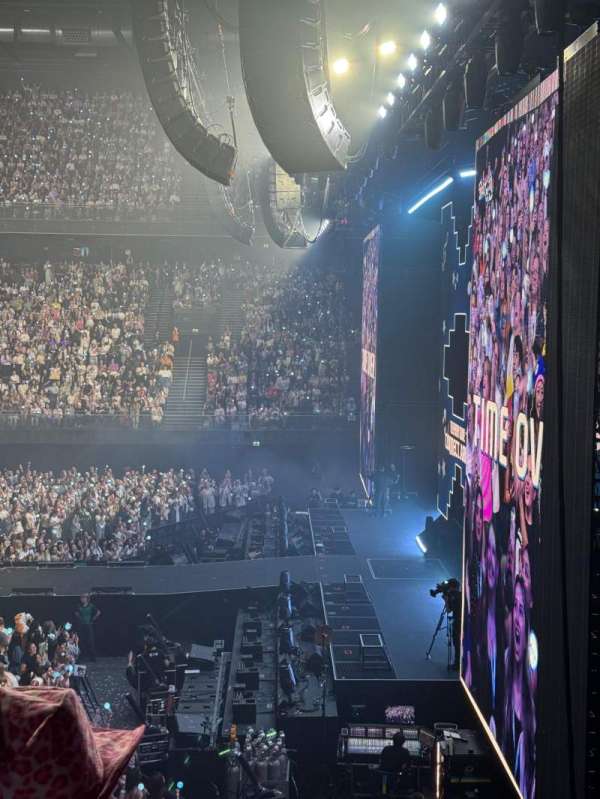 Ziggo Dome, section: 102, row: 10, seat: 30