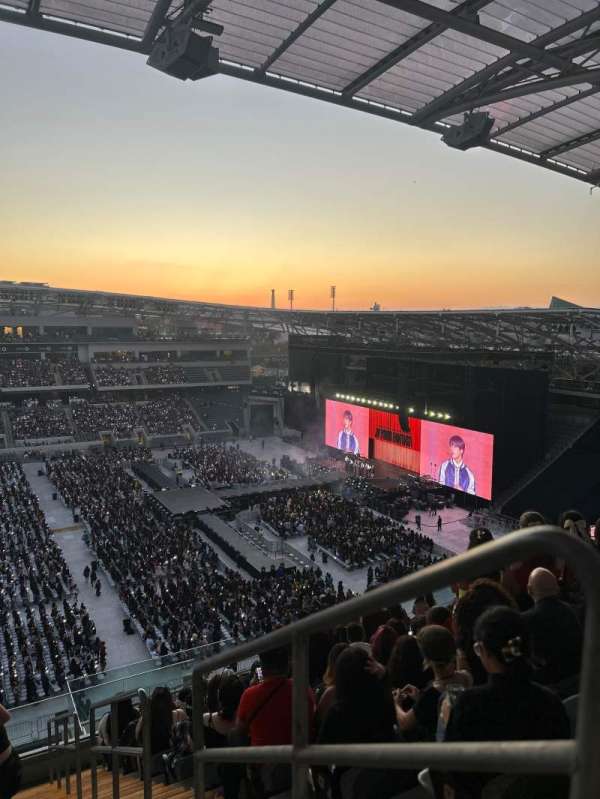 BMO Stadium, section: 213, row: AA, seat: 1