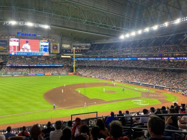 Daikin Park, section: 210, row: 9, seat: 14