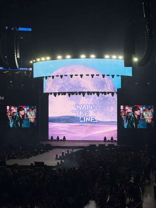 United Center, section: 105, row: 17, seat: 3