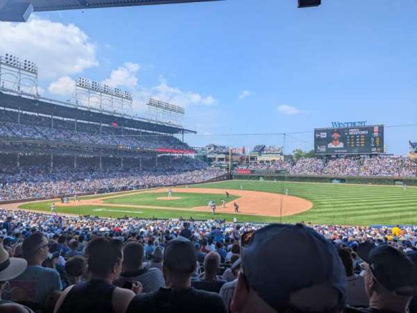 Wrigley Field, section: 226, row: 7, seat: 10