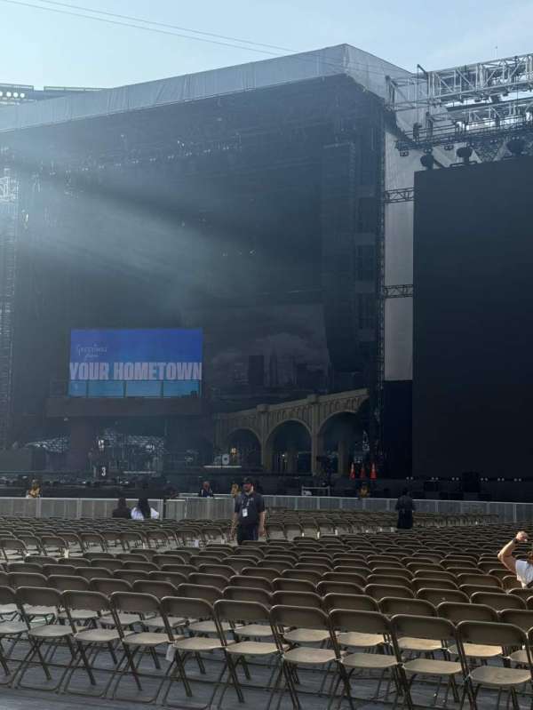 MetLife Stadium, section: Floor 7, row: 5, seat: 18