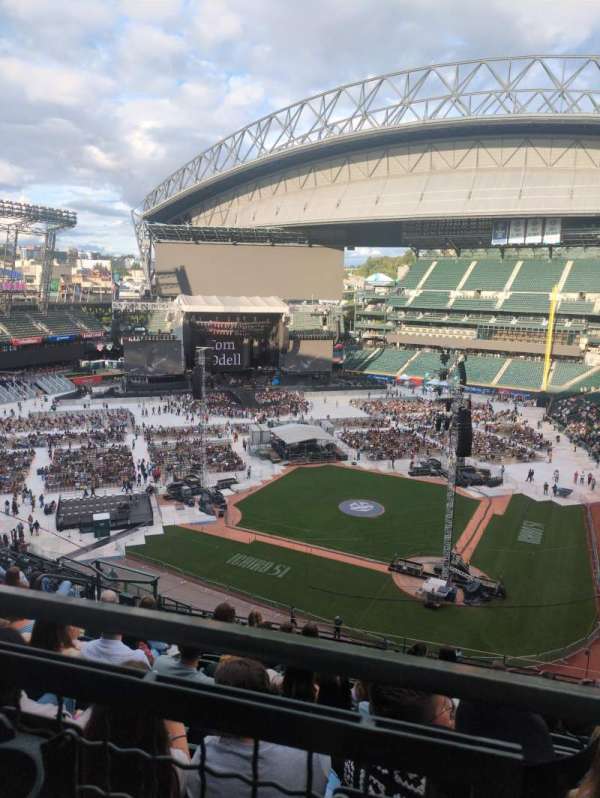 T-Mobile Park, section: 333, row: 9, seat: 11