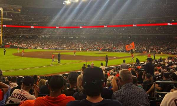 Daikin Park, section: 107, row: 17, seat: 12