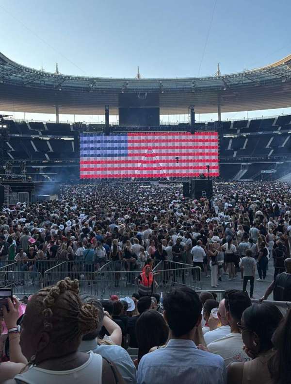 Stade de France, section: Z2, row: 14, seat: 28