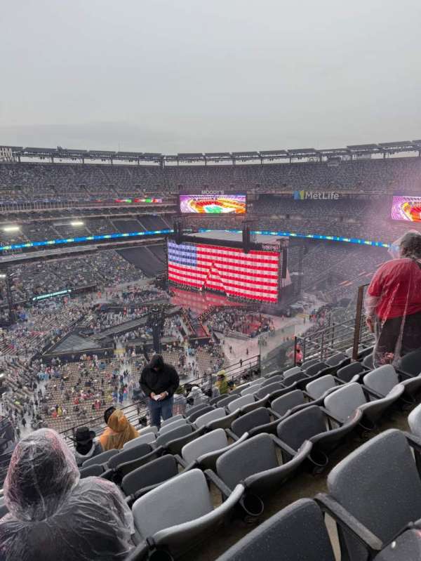 MetLife Stadium, section: 318, row: 11, seat: 9
