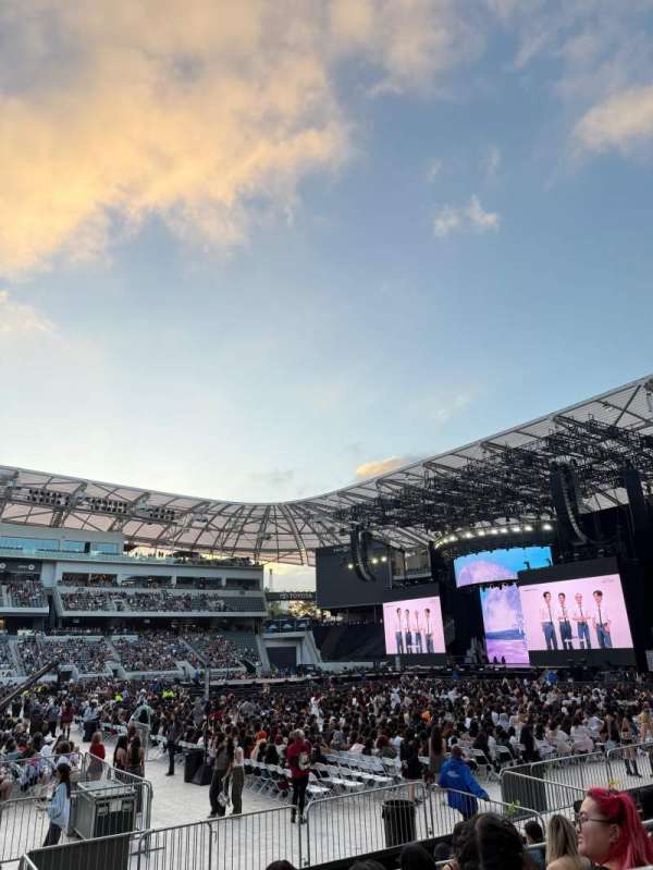 BMO Stadium, section: Figueroa Club B, row: H, seat: 1