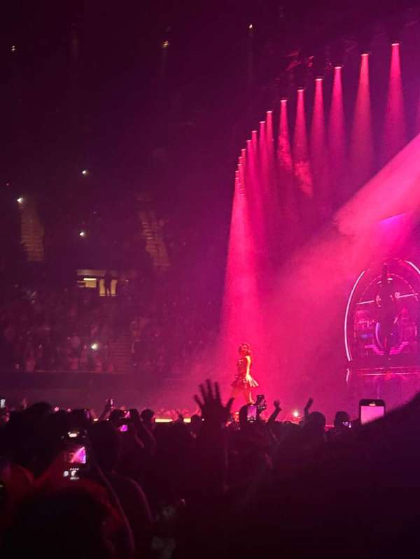 Kia Forum, section: E, row: 14, seat: 7
