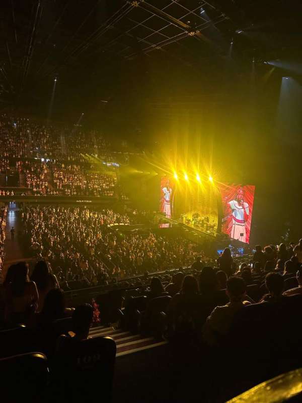 Kia Forum, section: 209, row: 1, seat: 1