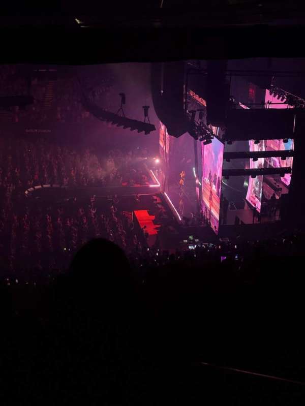 Kia Forum, section: 210, row: 21, seat: 14