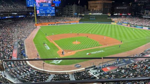 Comerica Park, section: 325, row: B, seat: 14