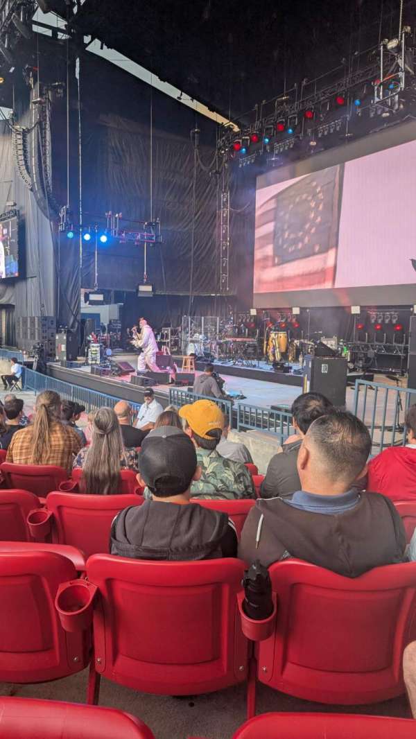 Shoreline Amphitheatre, section: 101, row: F, seat: 6