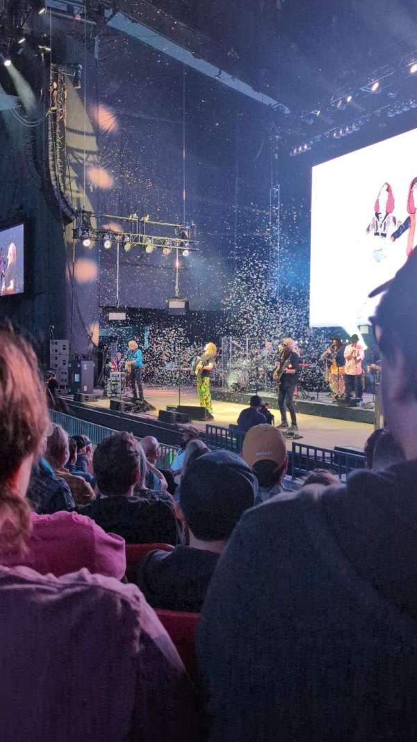 Shoreline Amphitheatre, section: 101, row: F, seat: 6