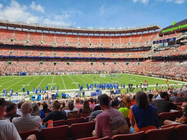 Huntington Bank Field, section: 109, row: 26, seat: 2