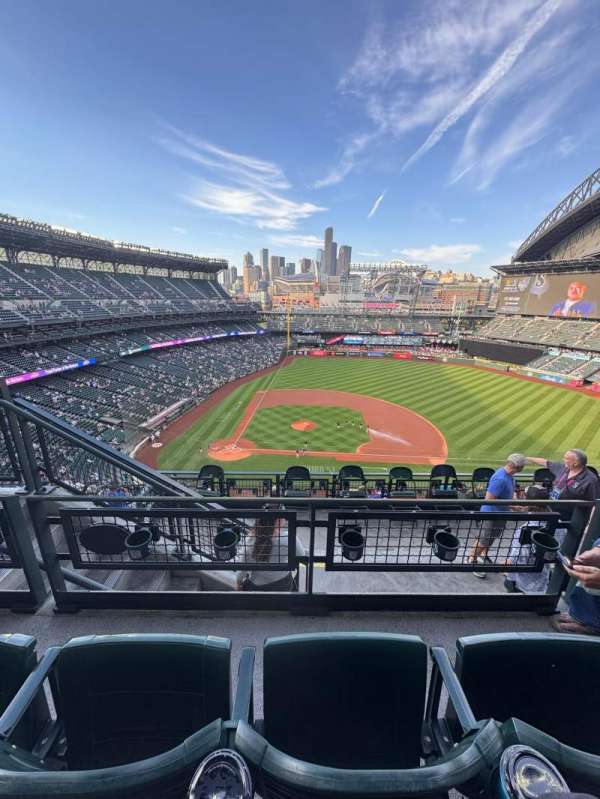 T-Mobile Park, section: 323, row: 10, seat: 20