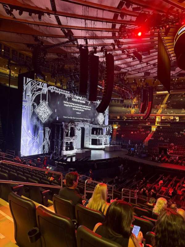 Madison Square Garden, section: 117, row: 16, seat: 4