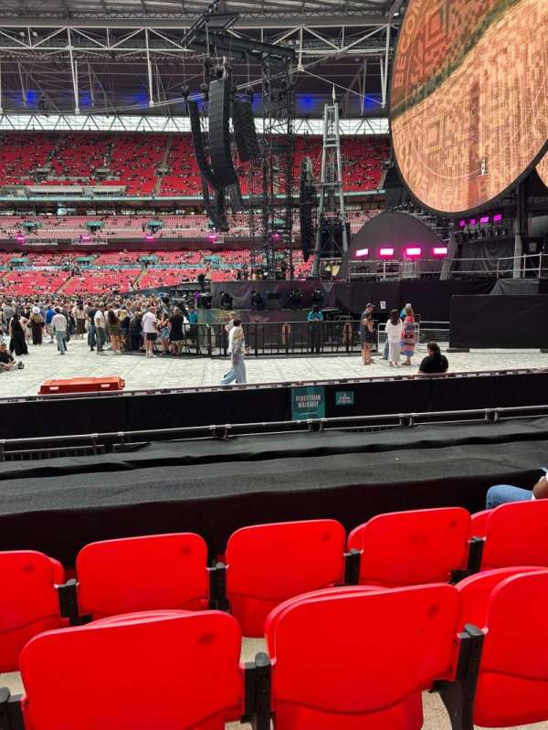 Wembley Stadium, section: 142, row: 9, seat: 39