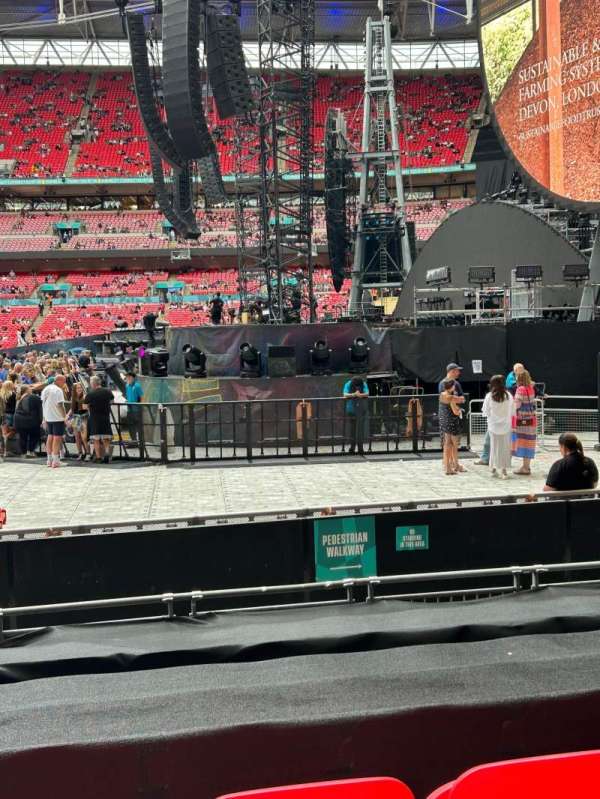 Wembley Stadium, section: 142, row: 9, seat: 139