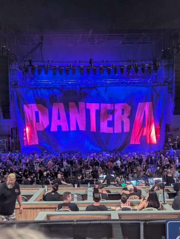 White River Amphitheatre, section: 206, row: 2, seat: 11