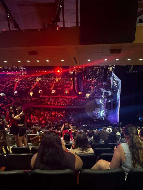 Madison Square Garden, section: 213, row: 16, seat: 5