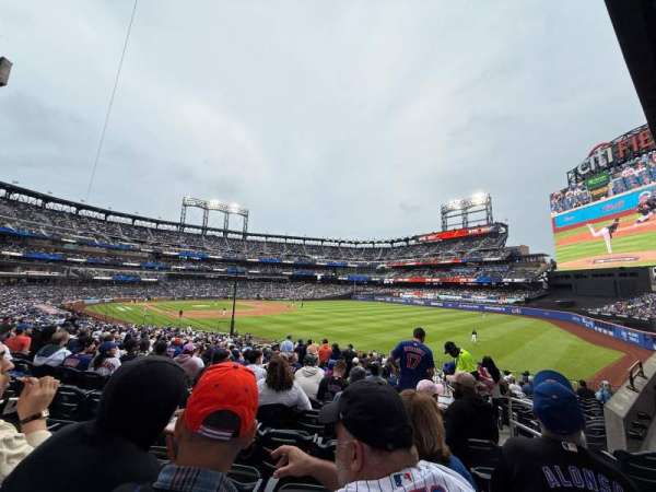 Citi Field, section: 107, row: 31, seat: 20