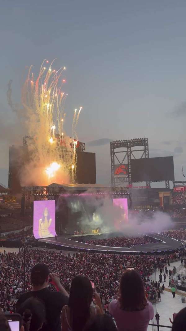 Citi Field, section: 328, row: 4, seat: 16