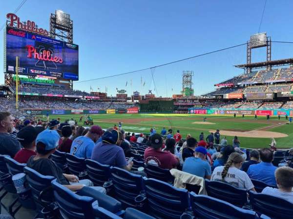 Citizens Bank Park, section: Diamond Club B, row: 16, seat: 2