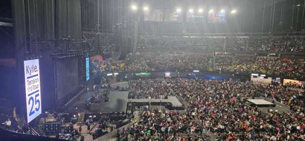 Palacio de los Deportes, section: EE30, row: 1, seat: 16