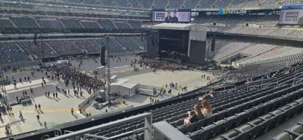 MetLife Stadium, section: 218, row: 12w, seat: 2