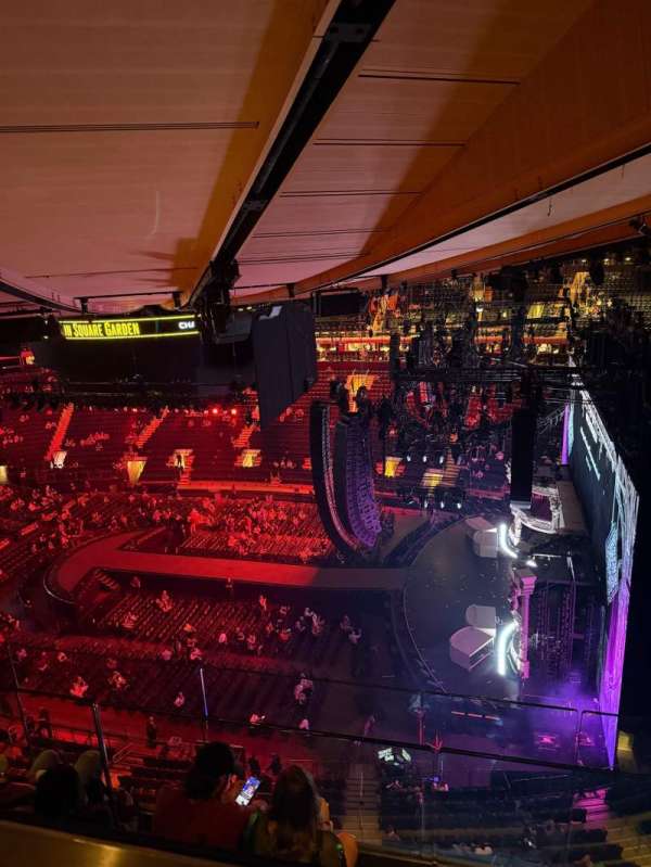Madison Square Garden, section: 315, row: Bs3, seat: 5