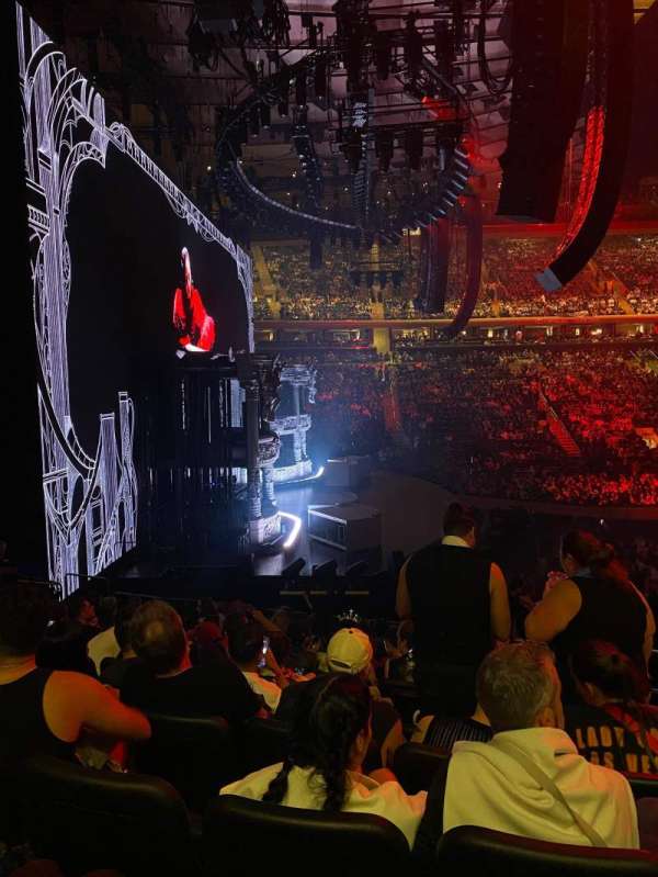 Madison Square Garden, section: 115, row: 15, seat: 18