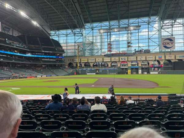 Daikin Park, section: 126, row: 15, seat: 8