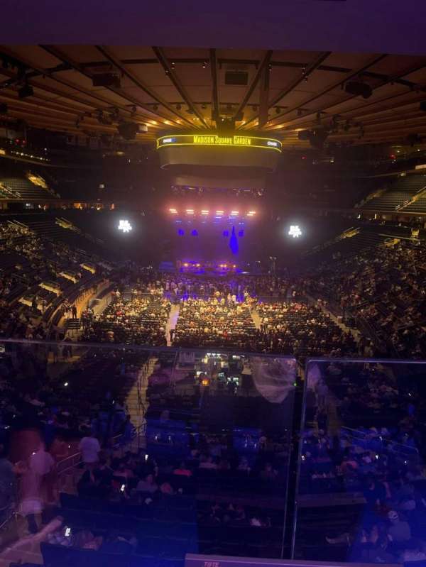 Madison Square Garden, section: 204, row: 1, seat: 17
