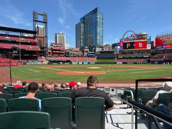 Busch Stadium, section: 4, row: H, seat: 9