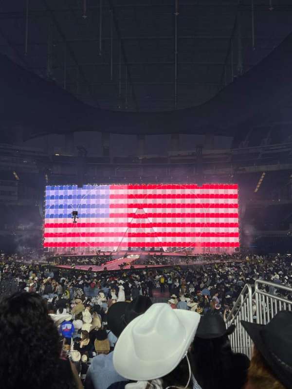 SoFi Stadium, section: 122, row: 6, seat: 7