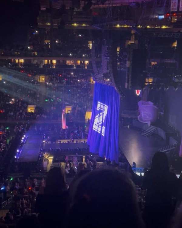 Madison Square Garden, section: 212, row: 5, seat: 7
