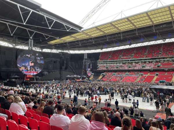 Wembley Stadium, section: 121, row: 20, seat: 282