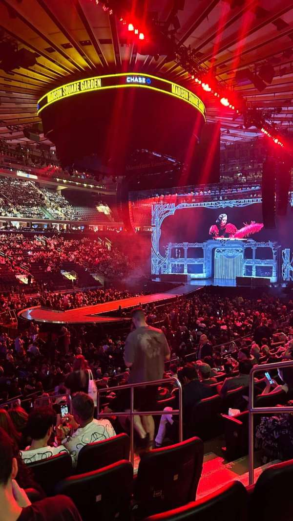 Madison Square Garden, section: 104, row: 15, seat: 19