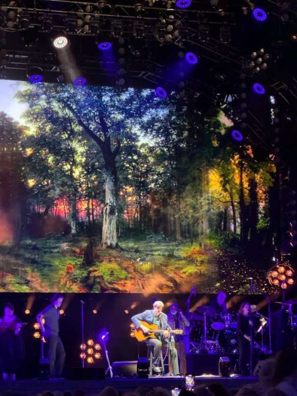 Hartford Healthcare Amphitheatre, section: 106, row: M, seat: 18