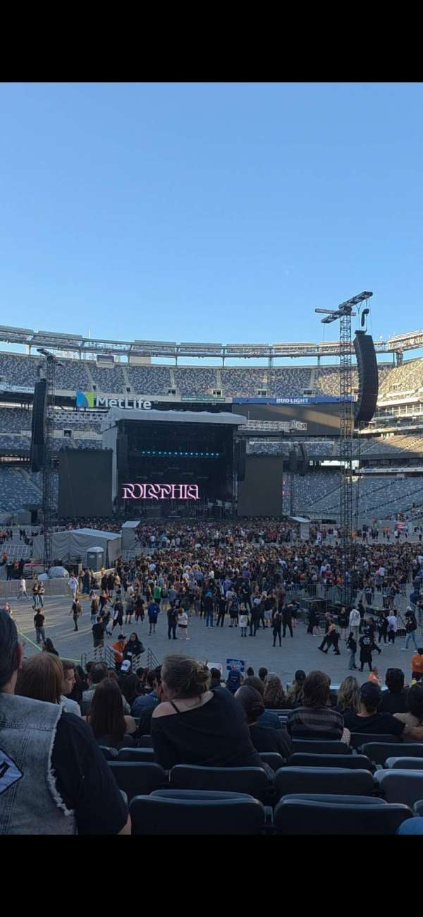 MetLife Stadium, section: 129, row: 23, seat: 20/21