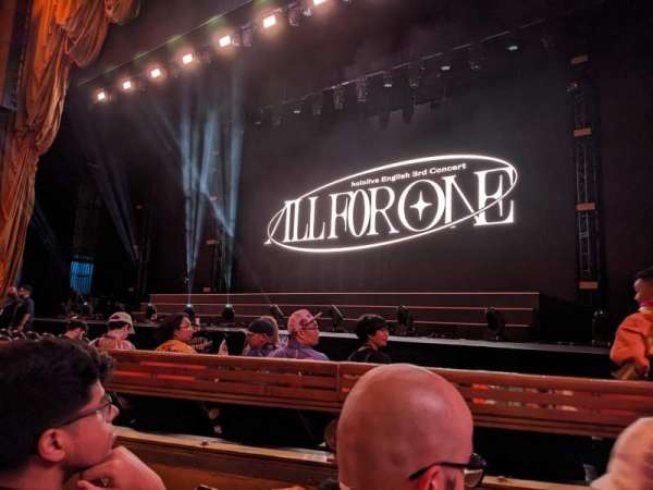 Radio City Music Hall, section: Orchestra 3, row: BB, seat: 306