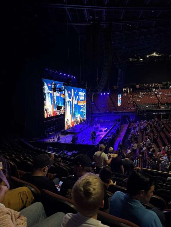 Kia Forum, section: 125, row: 10, seat: 4