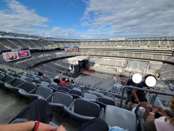 MetLife Stadium, section: 338, row: 13, seat: 5
