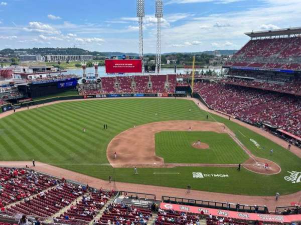 Great American Ball Park, section: 517, row: A, seat: 4