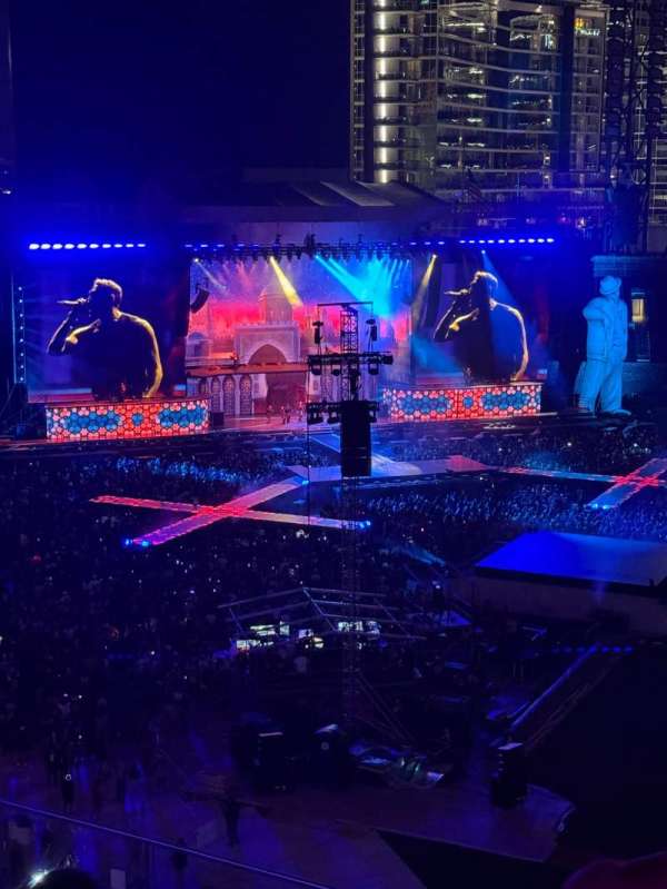 Truist Park, section: 330, row: 4, seat: 9