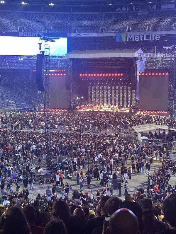 MetLife Stadium, section: 123, row: 45, seat: 23